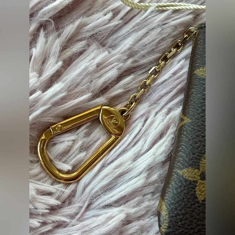 Louis Vuitton Monogram Key Pouch S - Picture 3 of 8